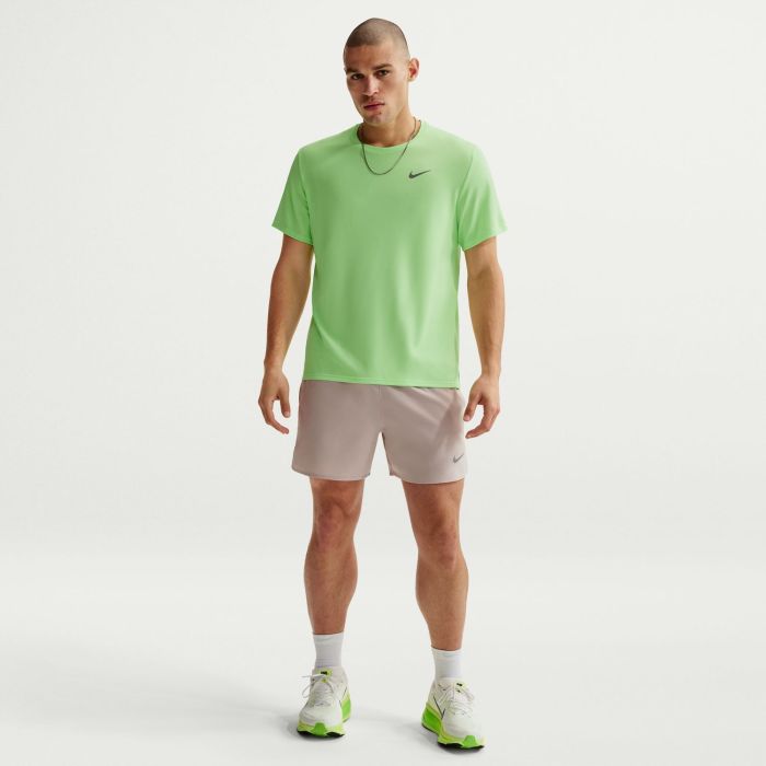 Nike M NK DF UV MILER SS, muška majica za trčanje, zelena