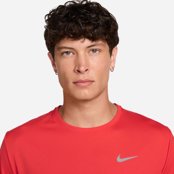 Nike M NK DF UV MILER SS, muška majica za trčanje, crvena