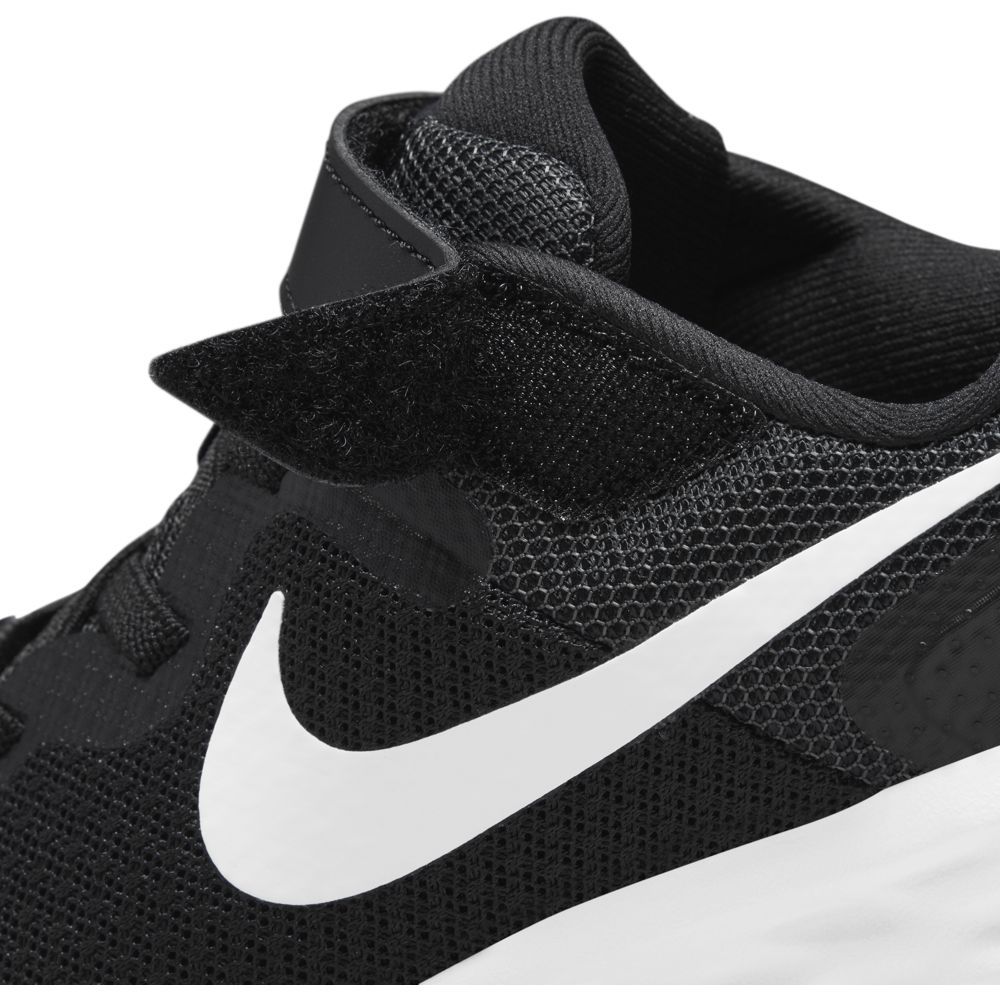 Nike revolution intersport discount